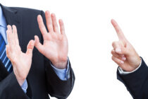 Annähernde Konflikte im Unternehmen: 3 Tipps, wie Sie erste Anzeichen erkennen