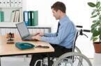Zur Bildungskarenz einer begünstigten Behinderten: Bleibt der Entgeltanspruch bestehen?